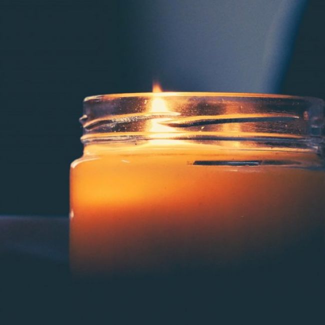 candle massage1.jpg